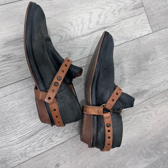 Free People - Picture 7 of 9